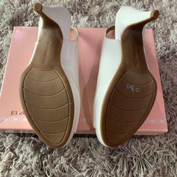 New With Box - Size 7 White Heels - Brand Bandolino - Picture 3 of 3